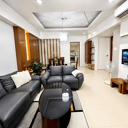 The Infinity Tower In Bgc, 2Br City View With Parking By Alex Home
