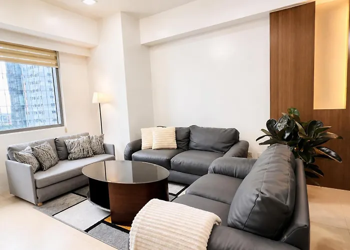 Aparthotel The Infinity Tower In Bgc, 2br View With Parking By Alex *