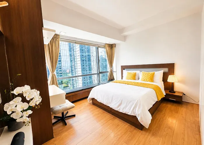 The Infinity Tower In Bgc, 2br View With Parking By Alex Aparthotel *