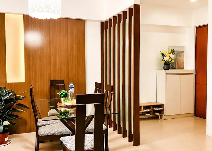 Aparthotel The Infinity Tower In Bgc, 2br View With Parking By Alex