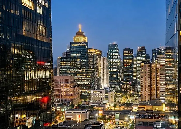 Aparthotel The Infinity Tower In Bgc, 2br View With Parking By Alex Manila