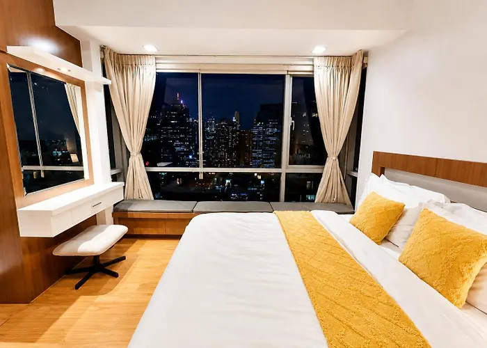 The Infinity Tower In Bgc, 2br View With Parking By Alex Aparthotel