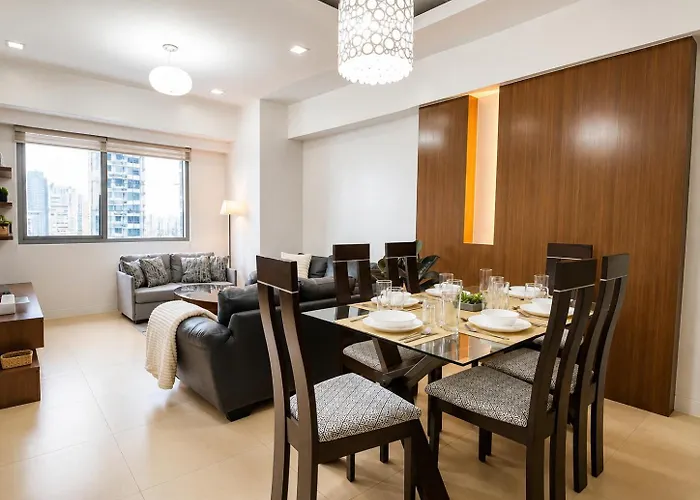 Aparthotel The Infinity Tower In Bgc, 2br View With Parking By Alex Manila