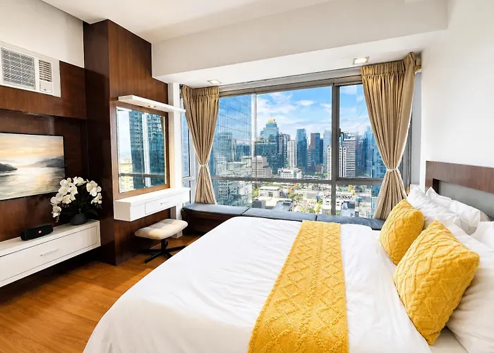 Aparthotel The Infinity Tower In Bgc, 2br View With Parking By Alex