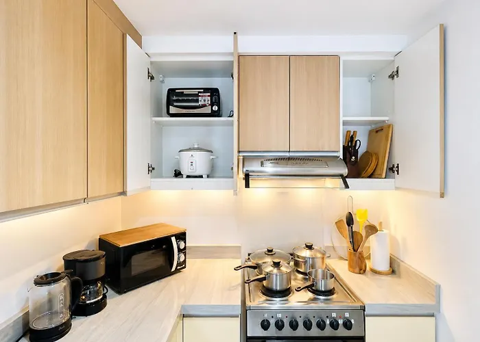 The Infinity Tower In Bgc, 2br View With Parking By Alex Aparthotel Manilla